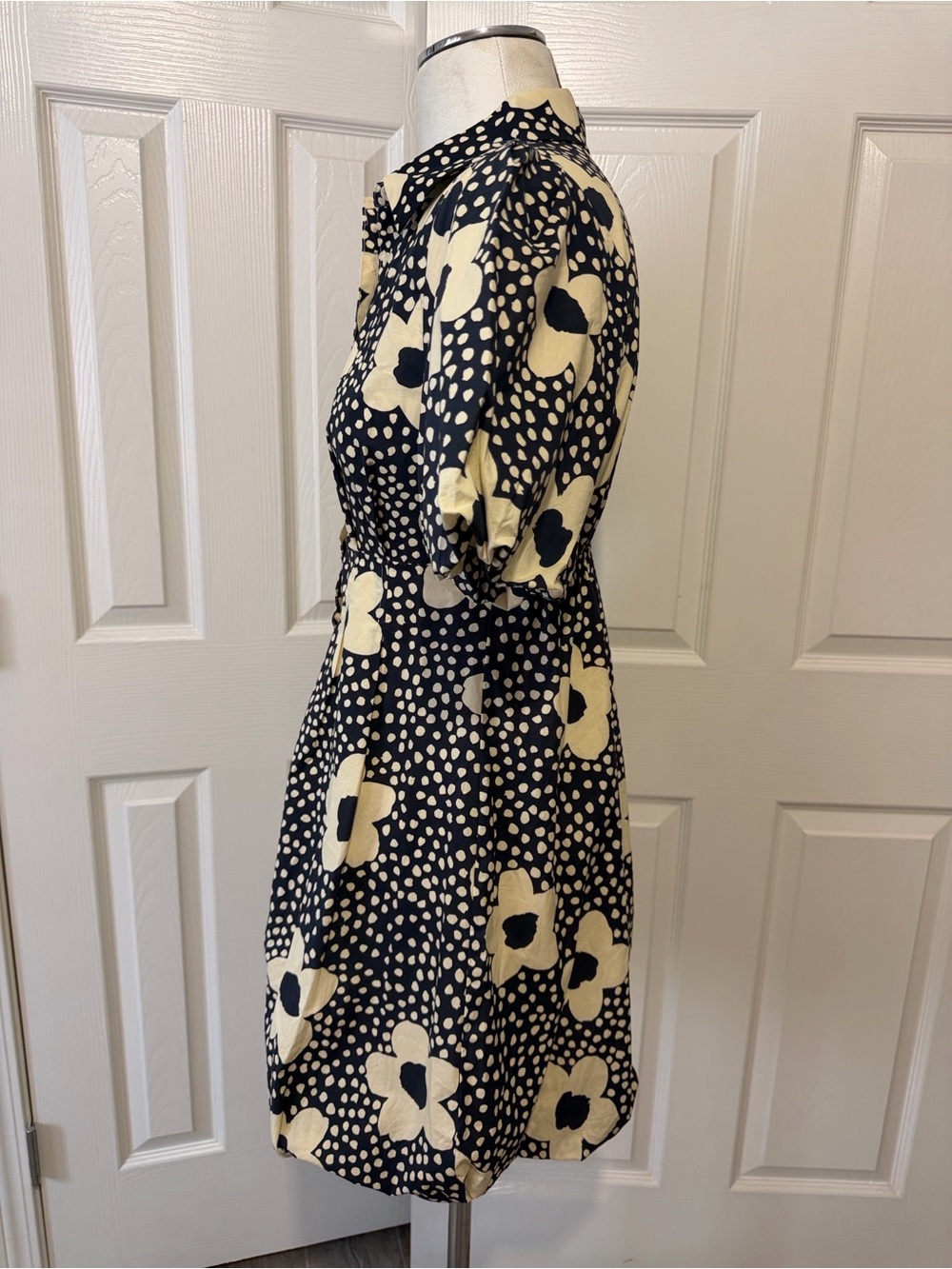 Avara Floral Short Puff Sleeve Mini Dress - Picture 4 of 7